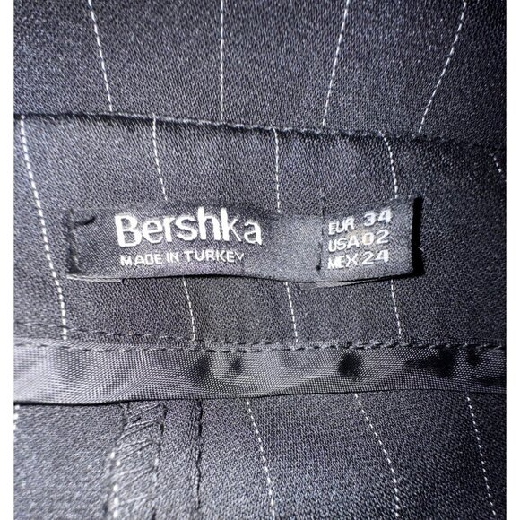 Pin Striped Black Ruffled Hem Pants By Bershka EUR 34 / USA 2 Small Classic Cute - Picture 7 of 9
